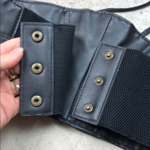 Lizard Queenz Closet - Picture 5 of 7